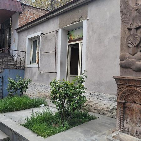 Guest House In The Small Center Erywań Zewnętrze zdjęcie